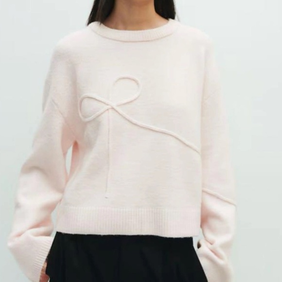 H&M Sweaters - H&M Appliquéd Sweater Light Dusty Pink Bow 2XS Long Sleeve Knit Divided NWT